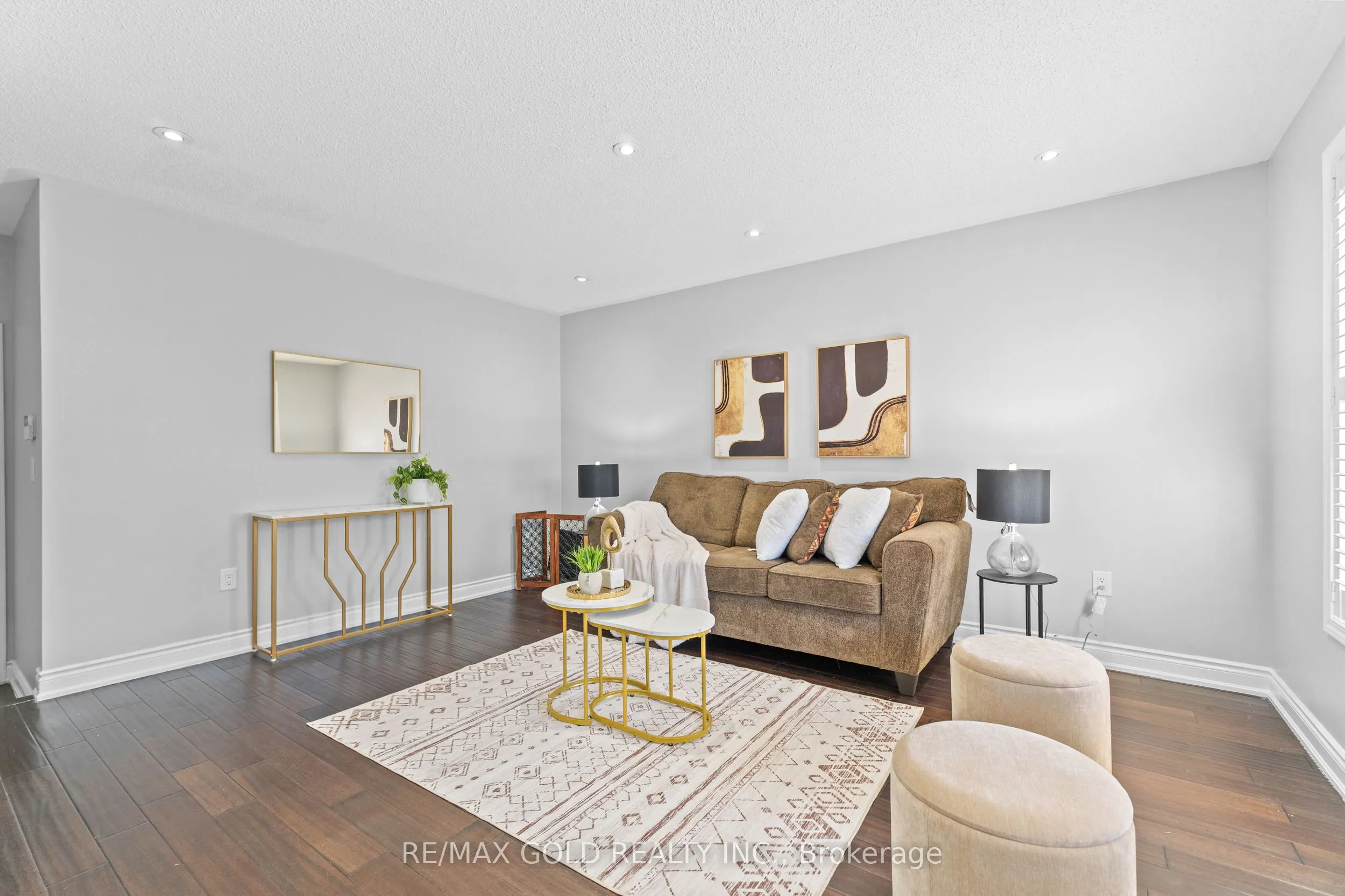 23 Lyric Road