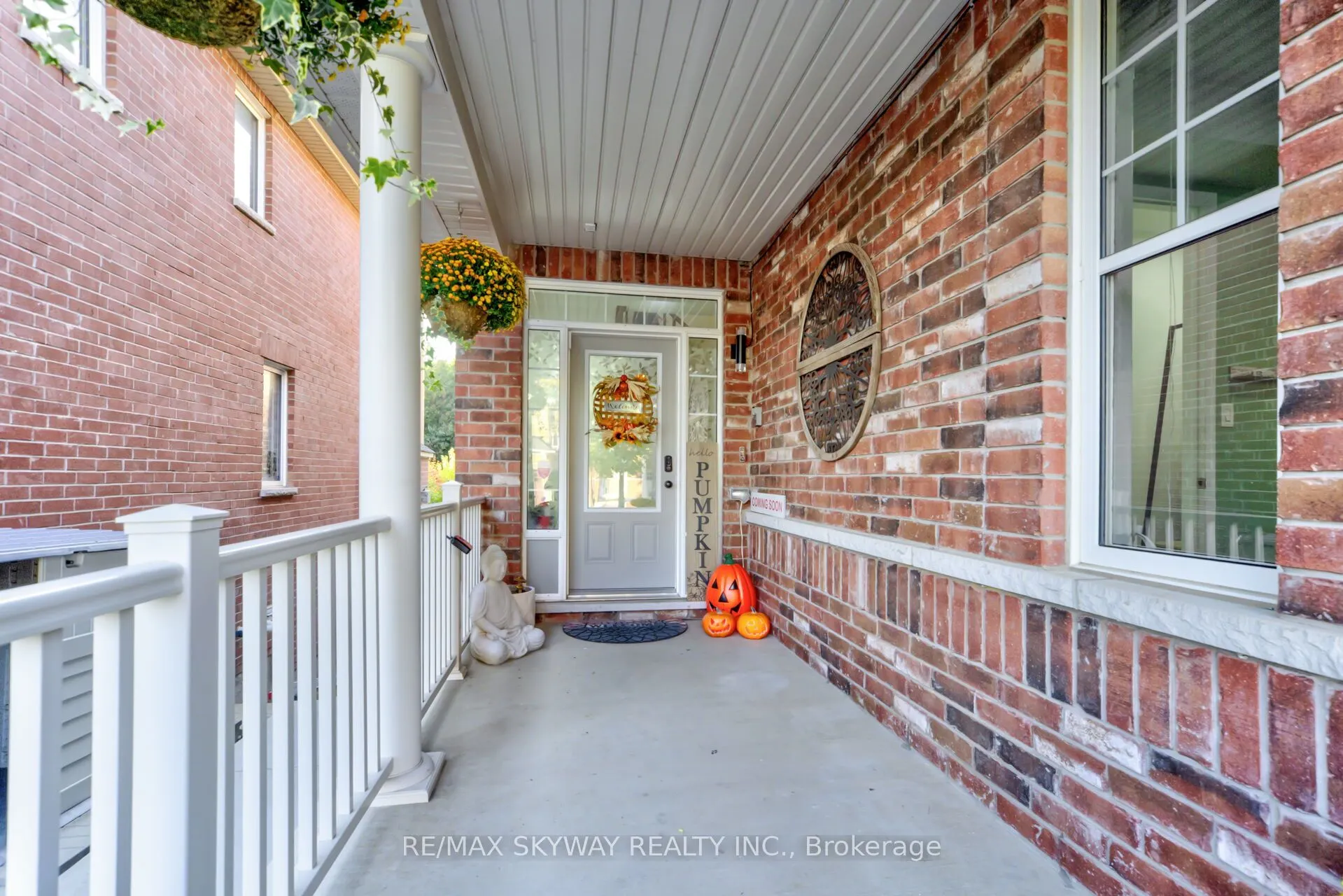 90 Aylesbury Drive