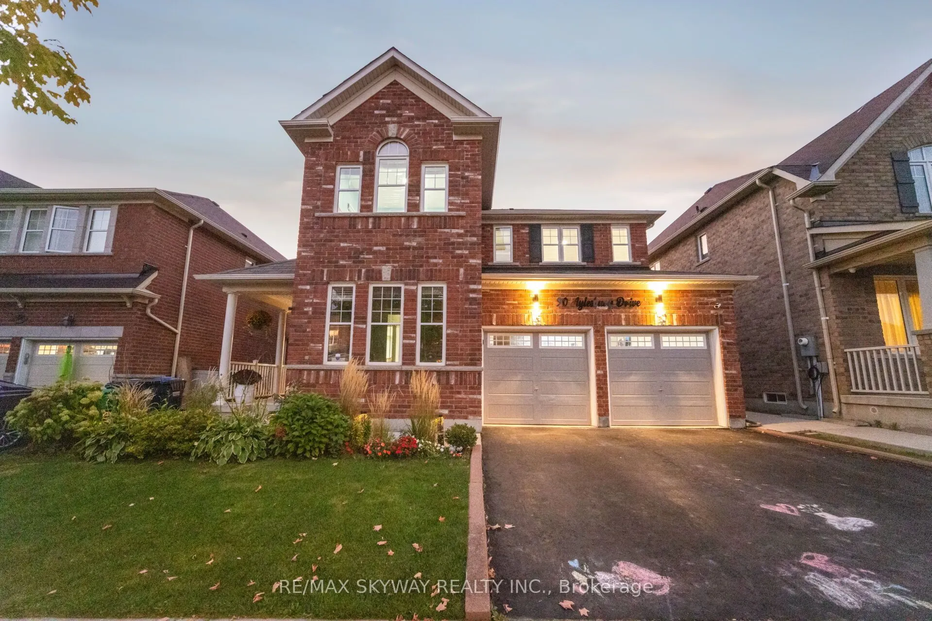 90 Aylesbury Drive