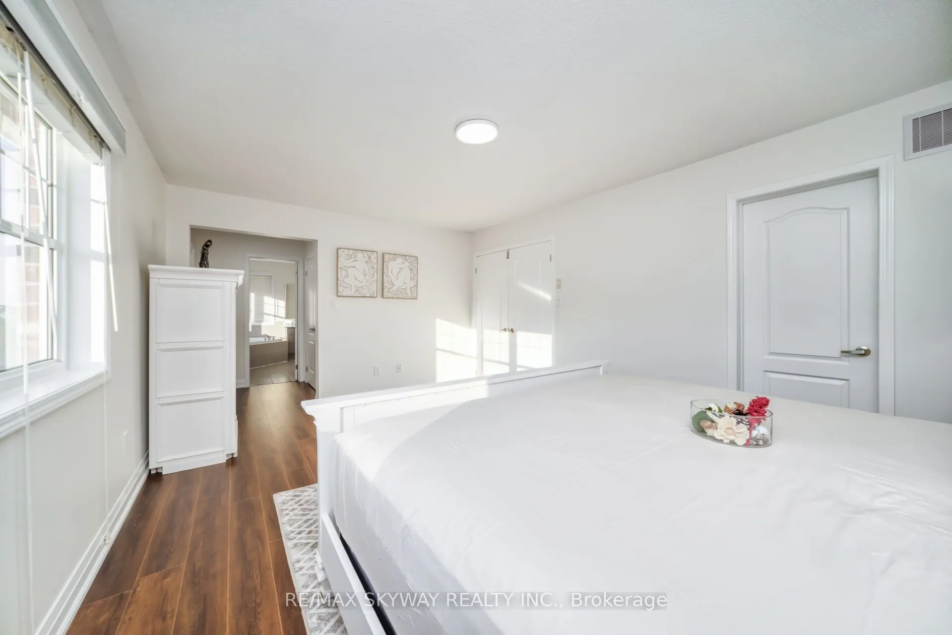 90 Aylesbury Drive