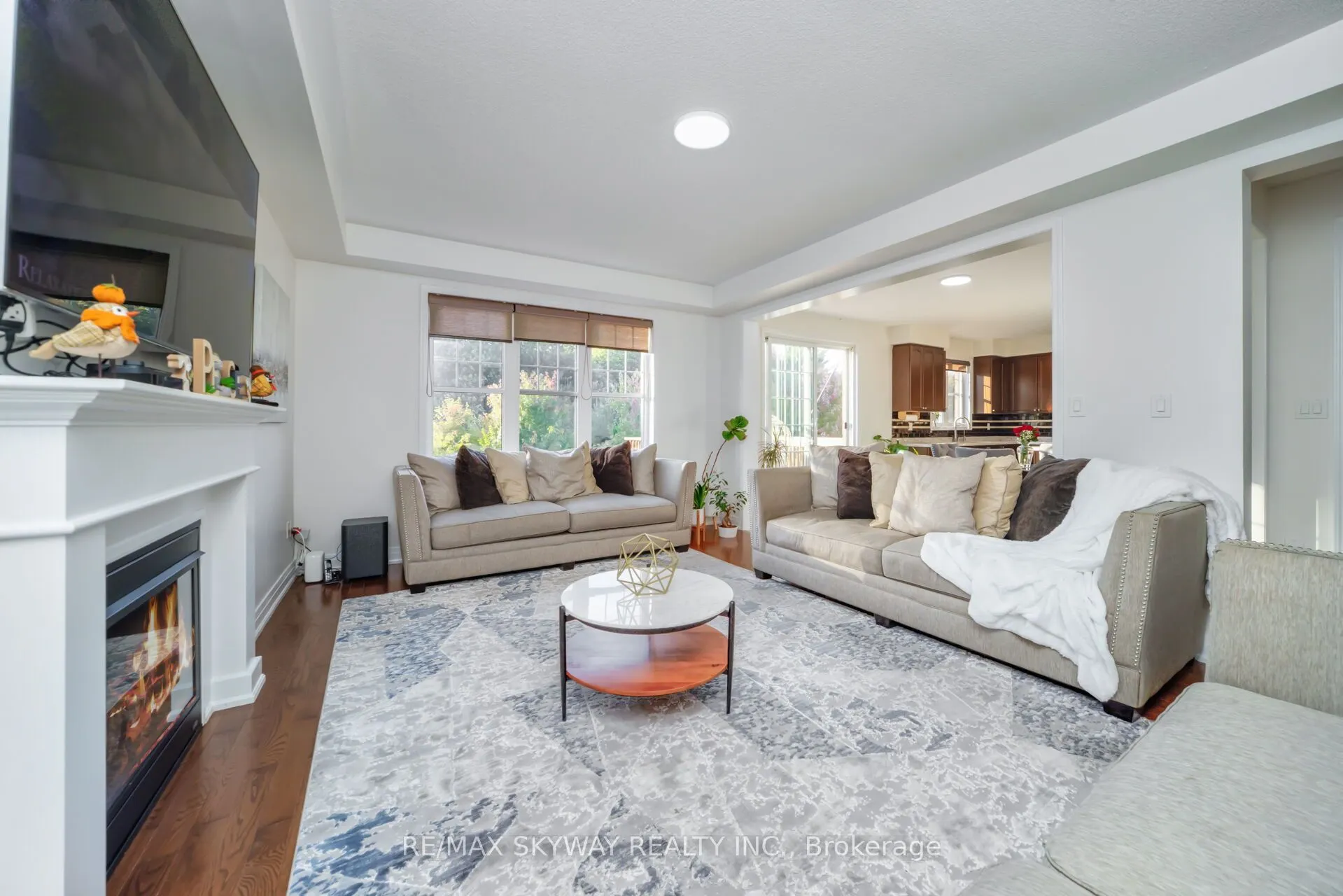 90 Aylesbury Drive