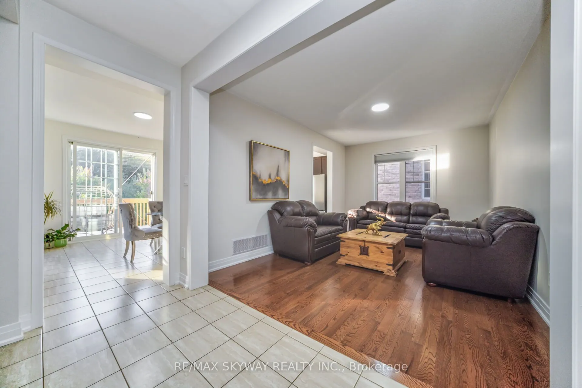 90 Aylesbury Drive