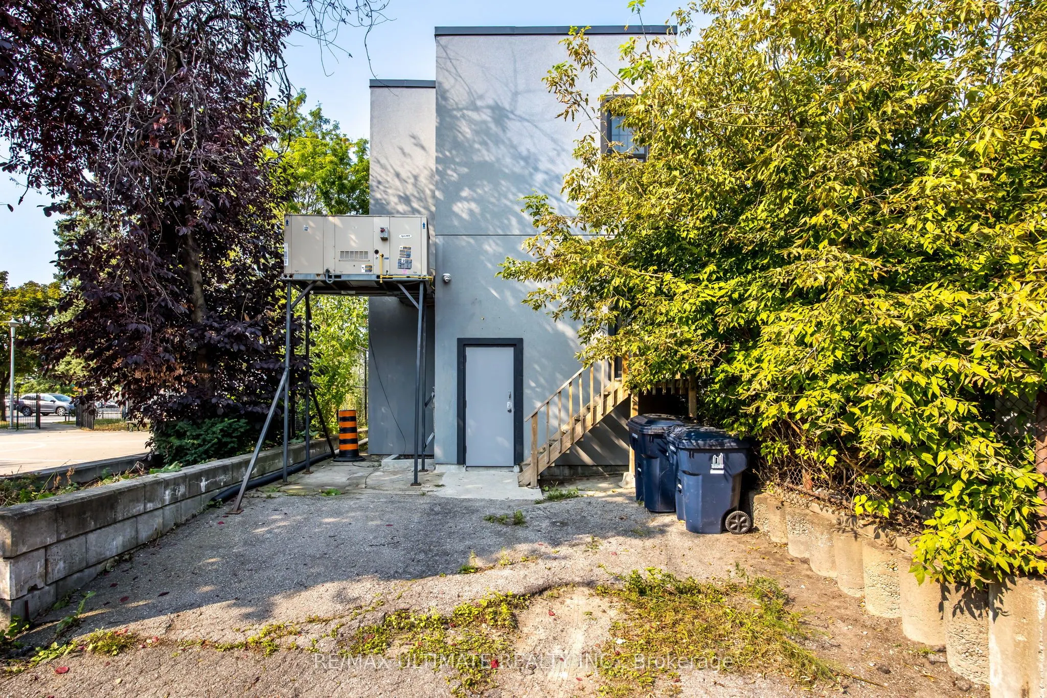 603 Keele Street N