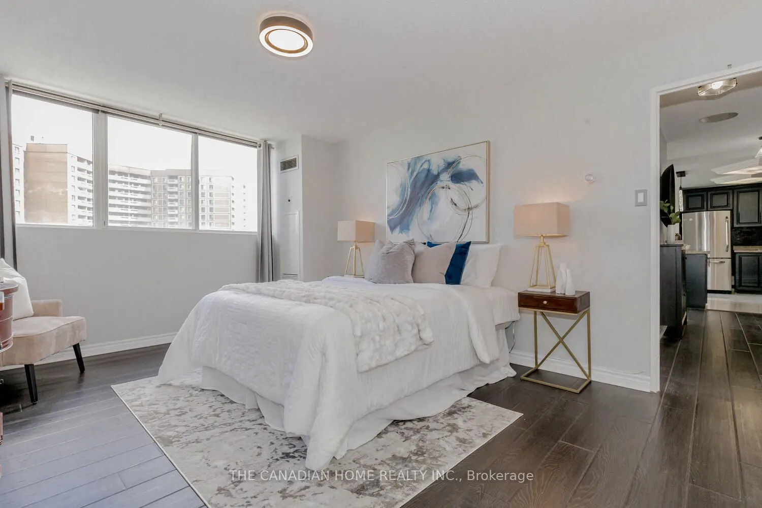 3700 Kaneff Crescent, #903