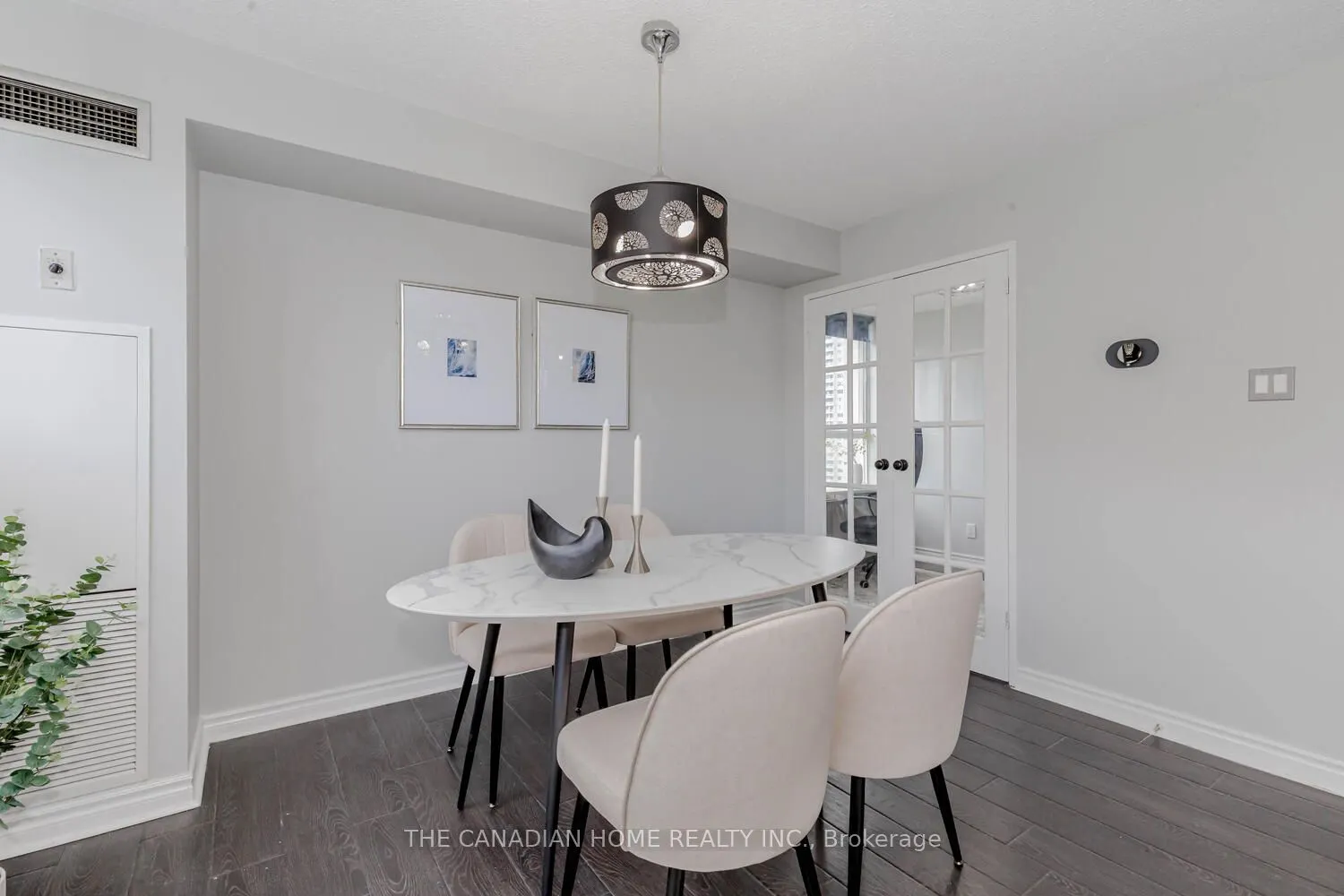 3700 Kaneff Crescent, #903