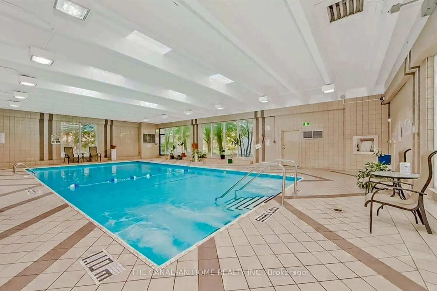 3700 Kaneff Crescent, #903