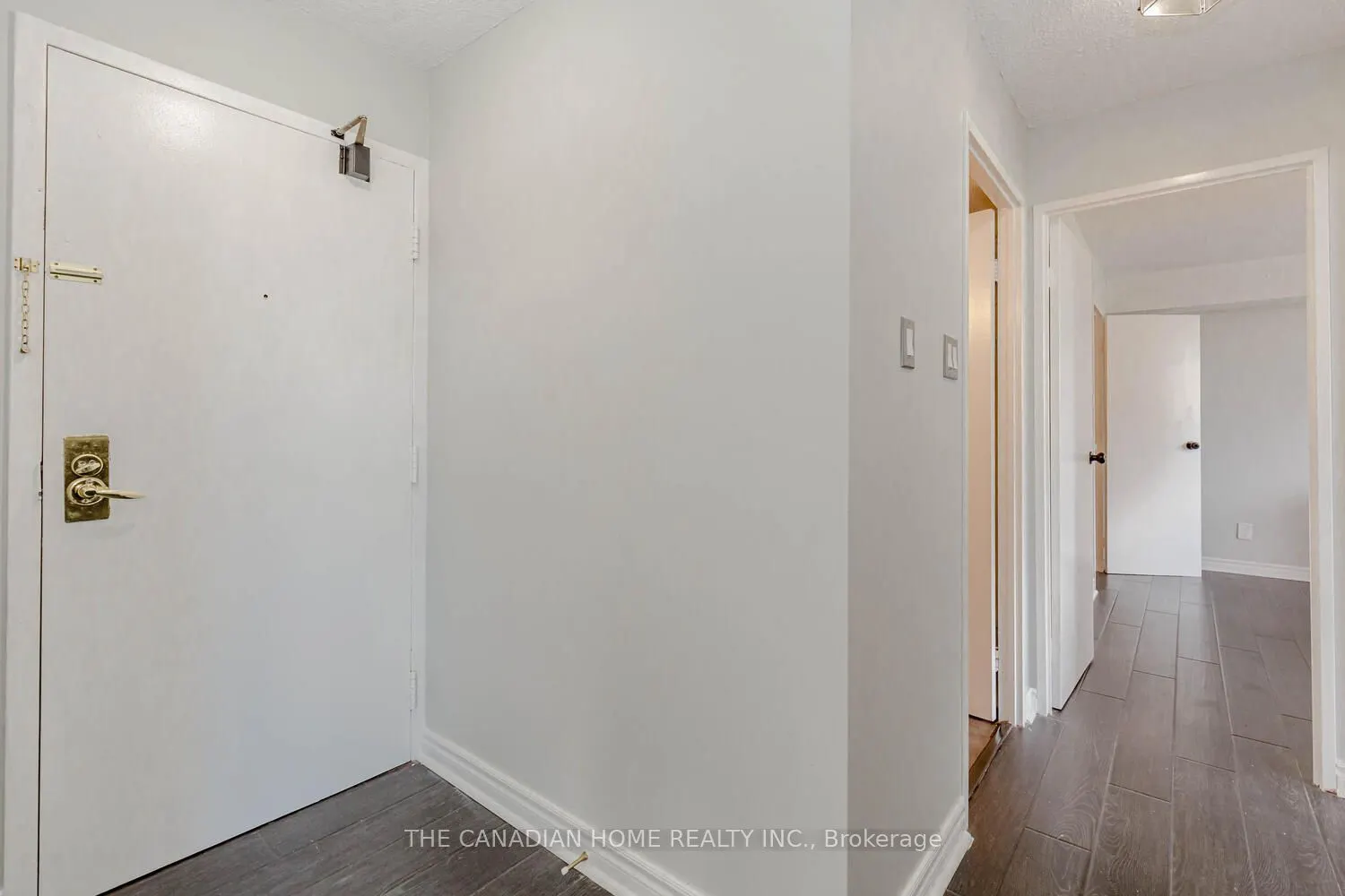 3700 Kaneff Crescent, #903