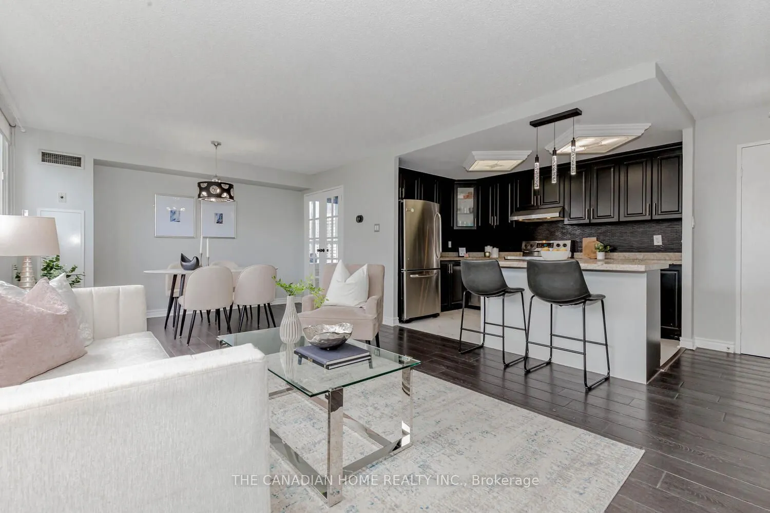 3700 Kaneff Crescent, #903