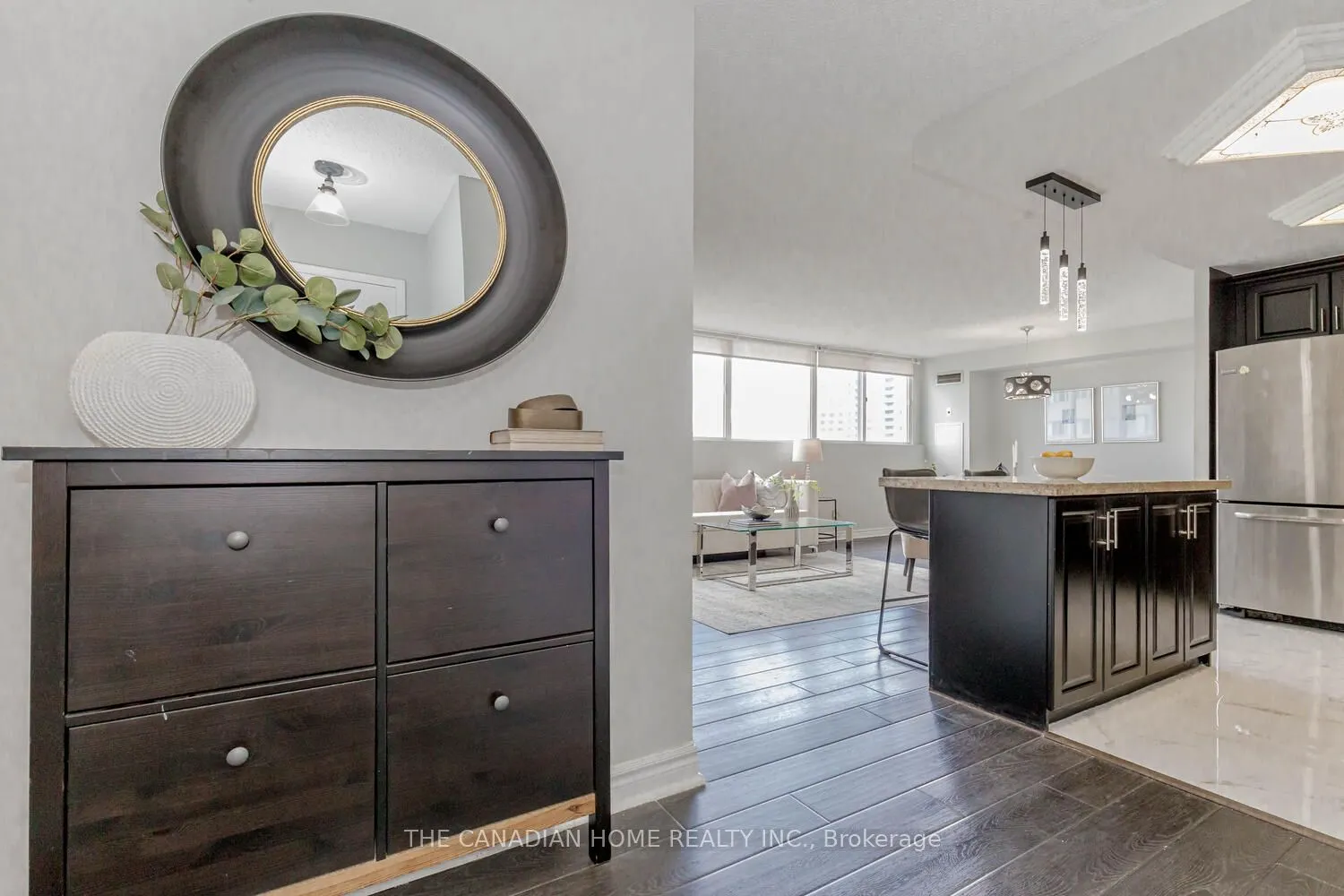 3700 Kaneff Crescent, #903