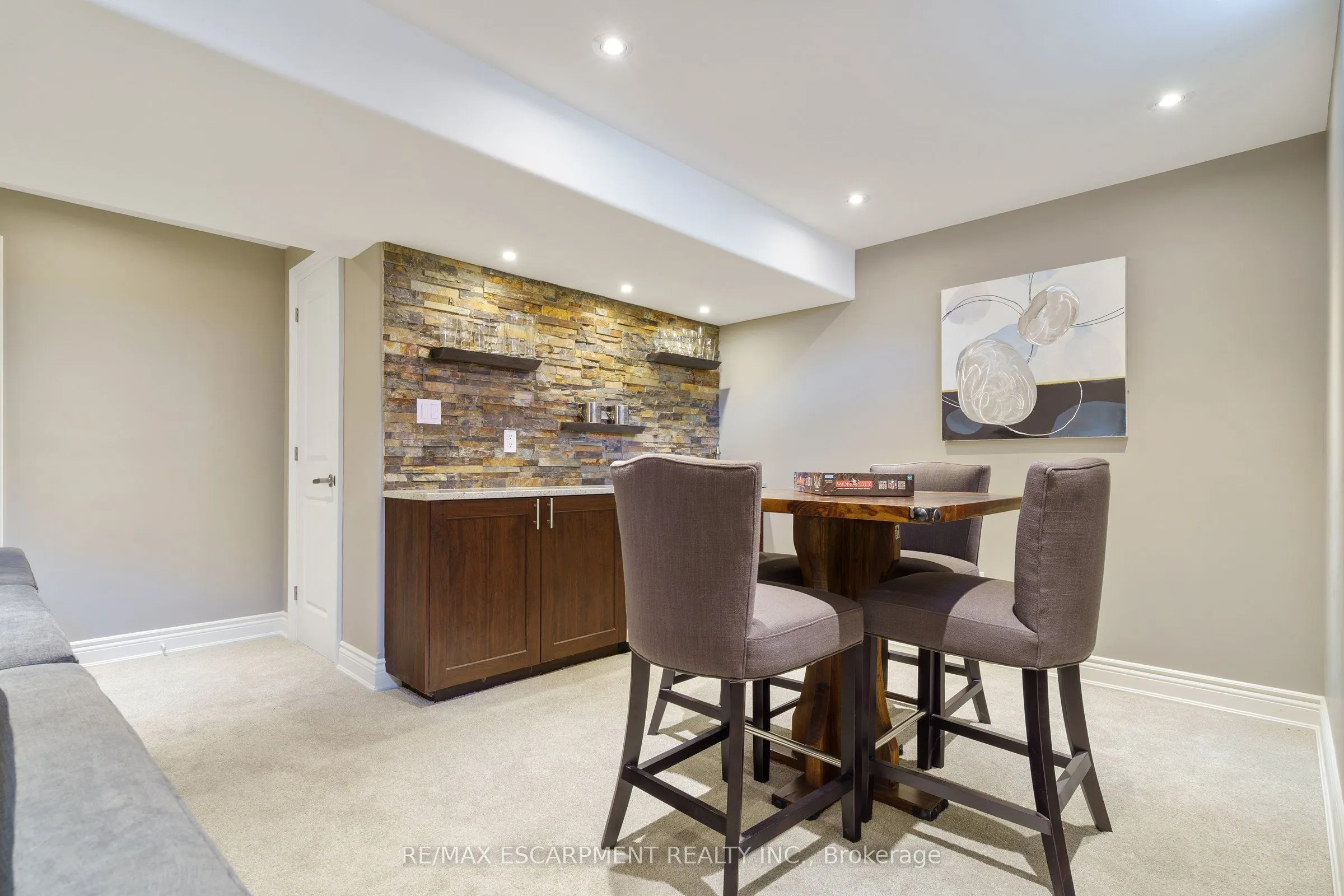 317 Great Lakes Boulevard