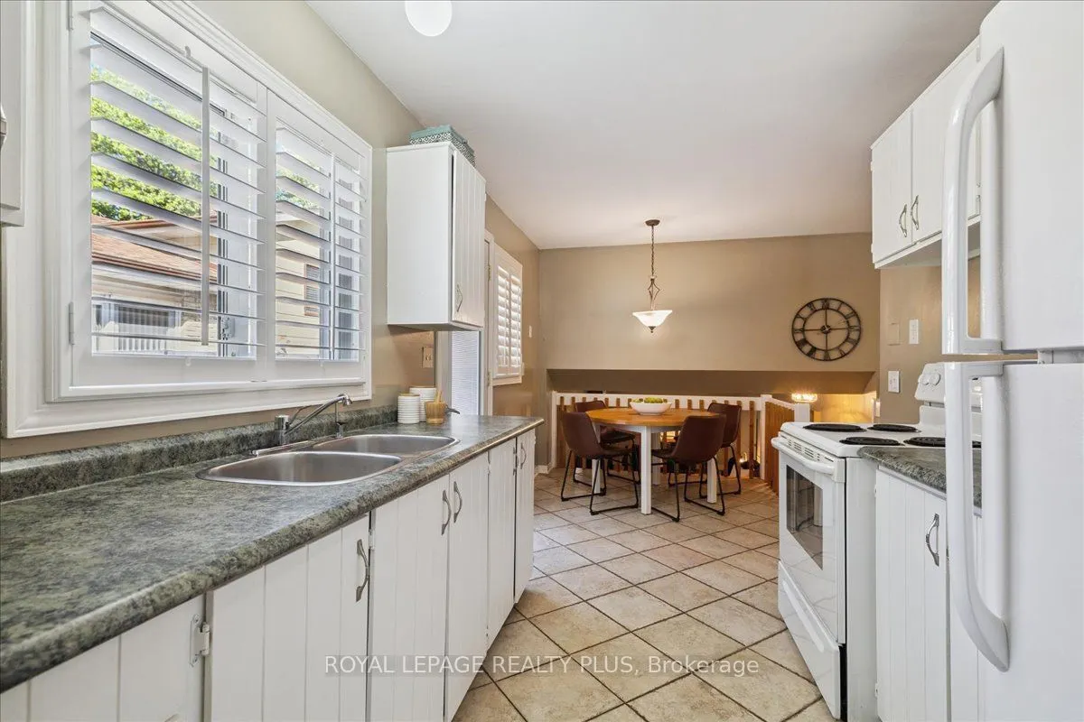 3290 Masthead Crescent