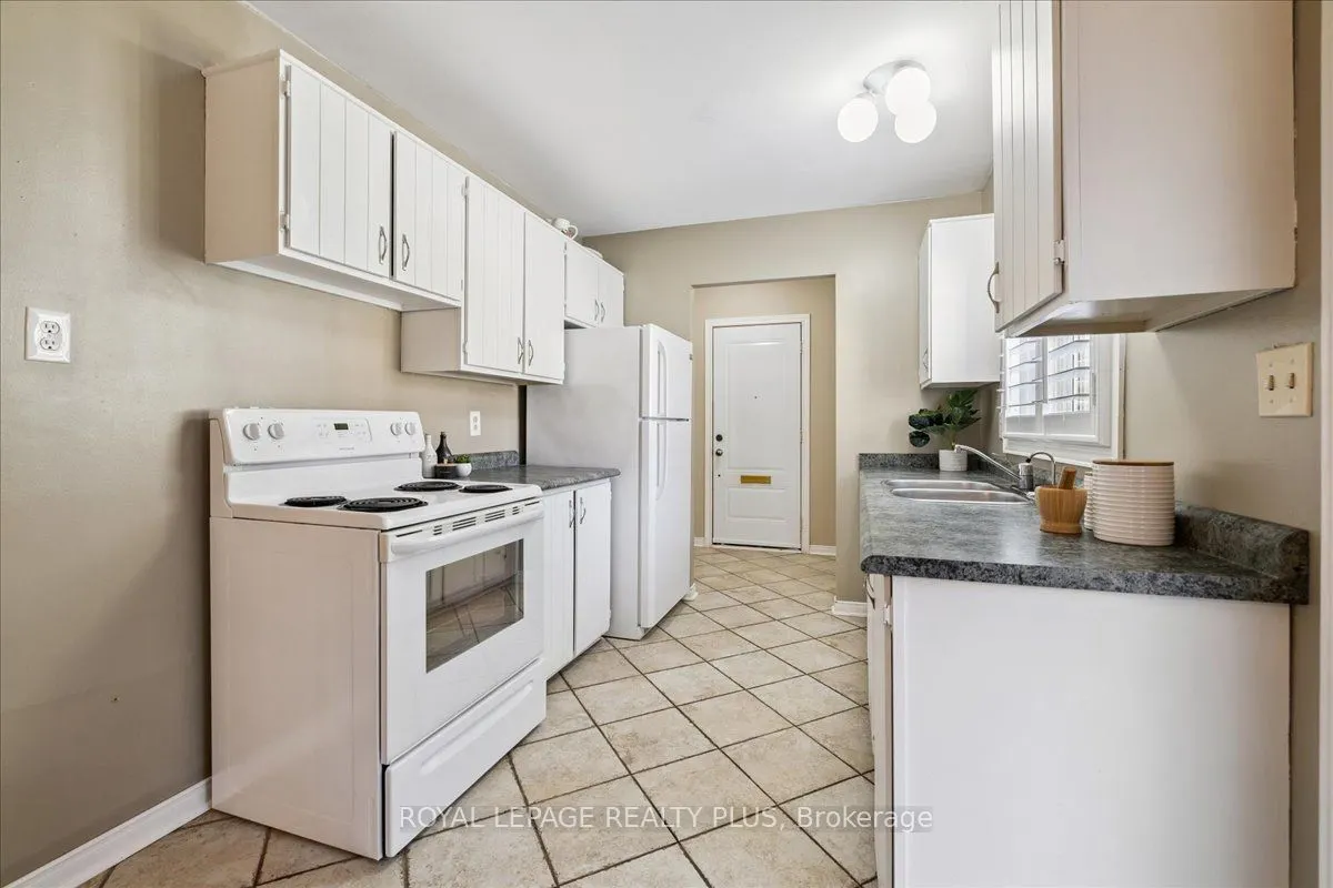 3290 Masthead Crescent