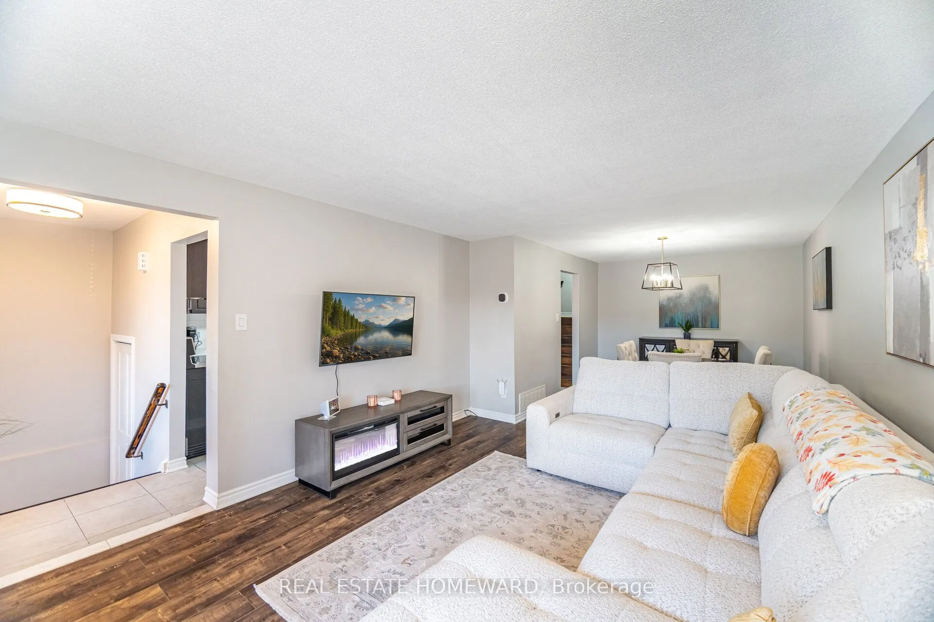 309 Royal Salisbury Way