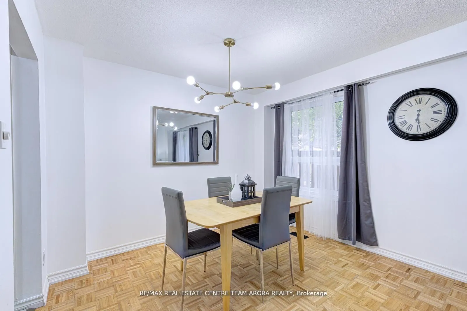 90 Dawson Crescent, #90