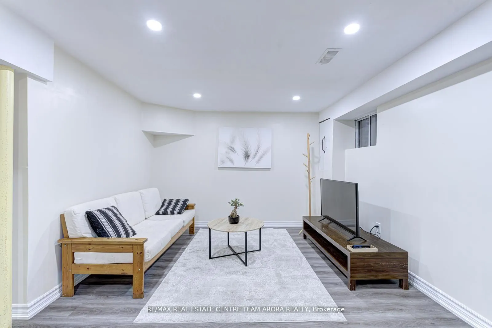 90 Dawson Crescent, #90