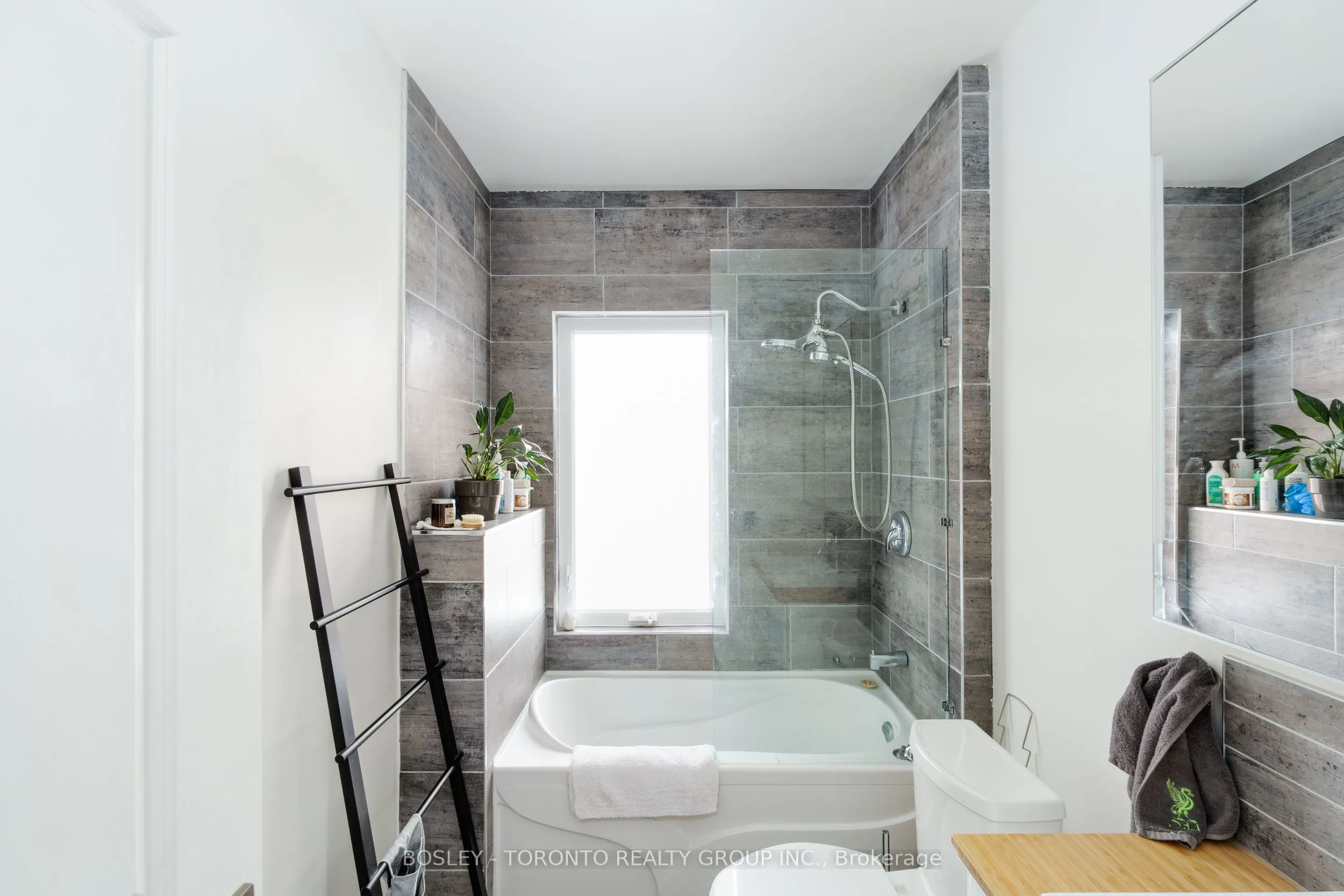 230 Christie Street, #Upper