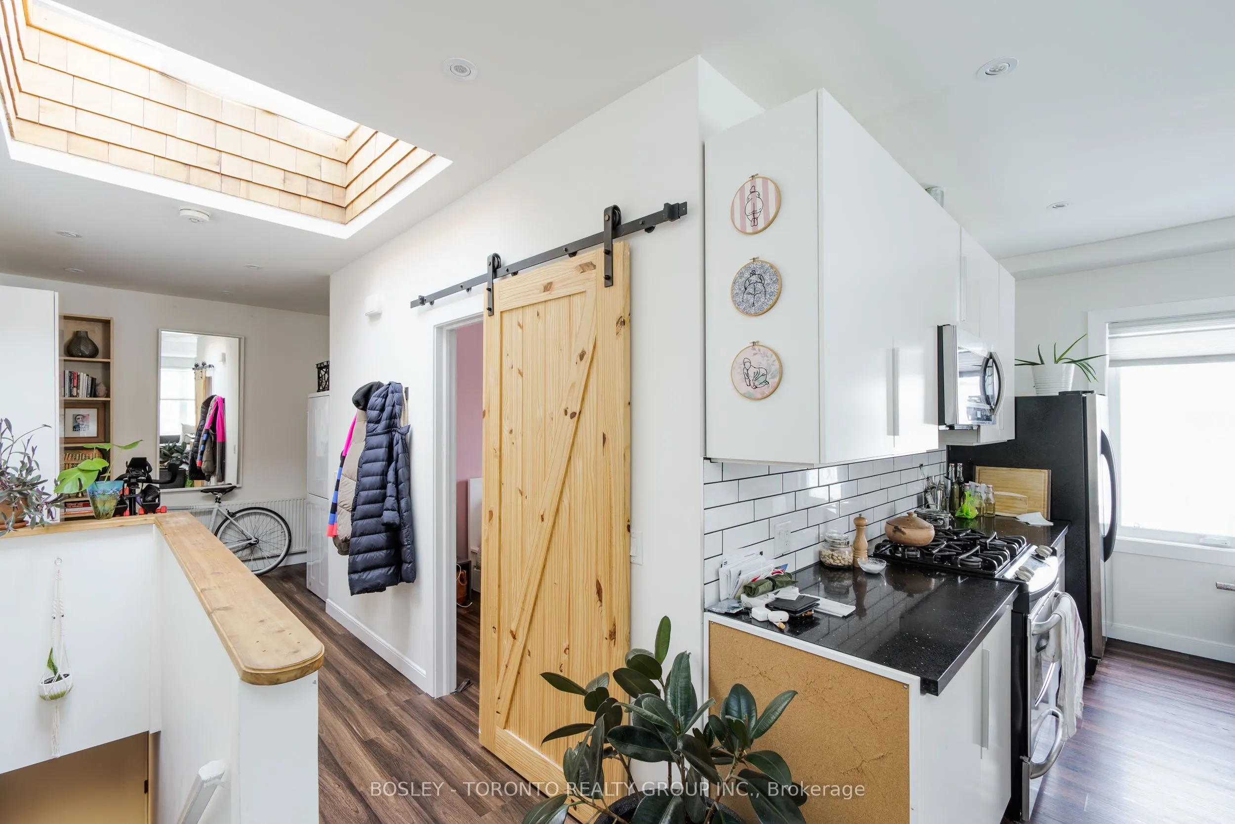 230 Christie Street, #Upper