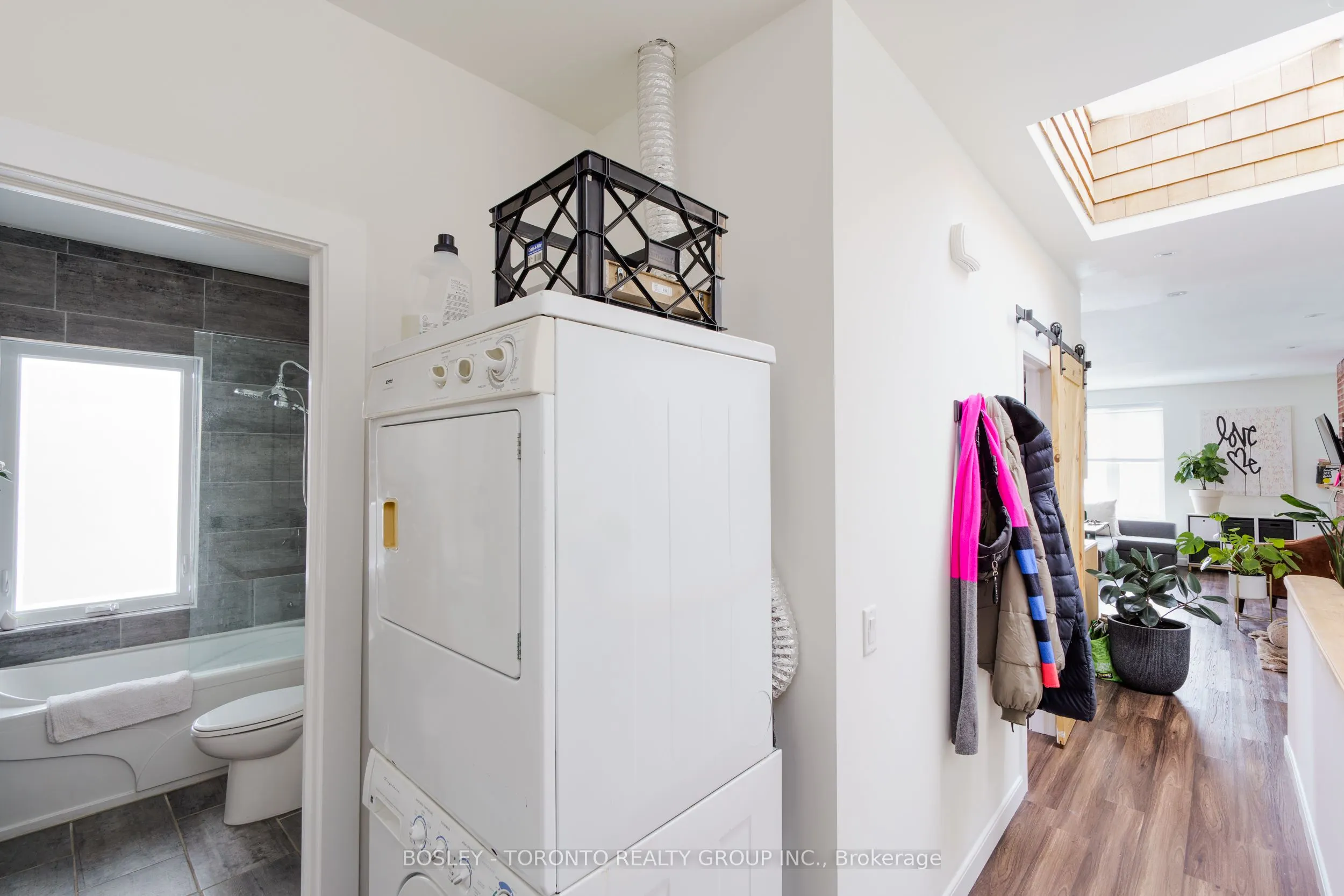 230 Christie Street, #Upper