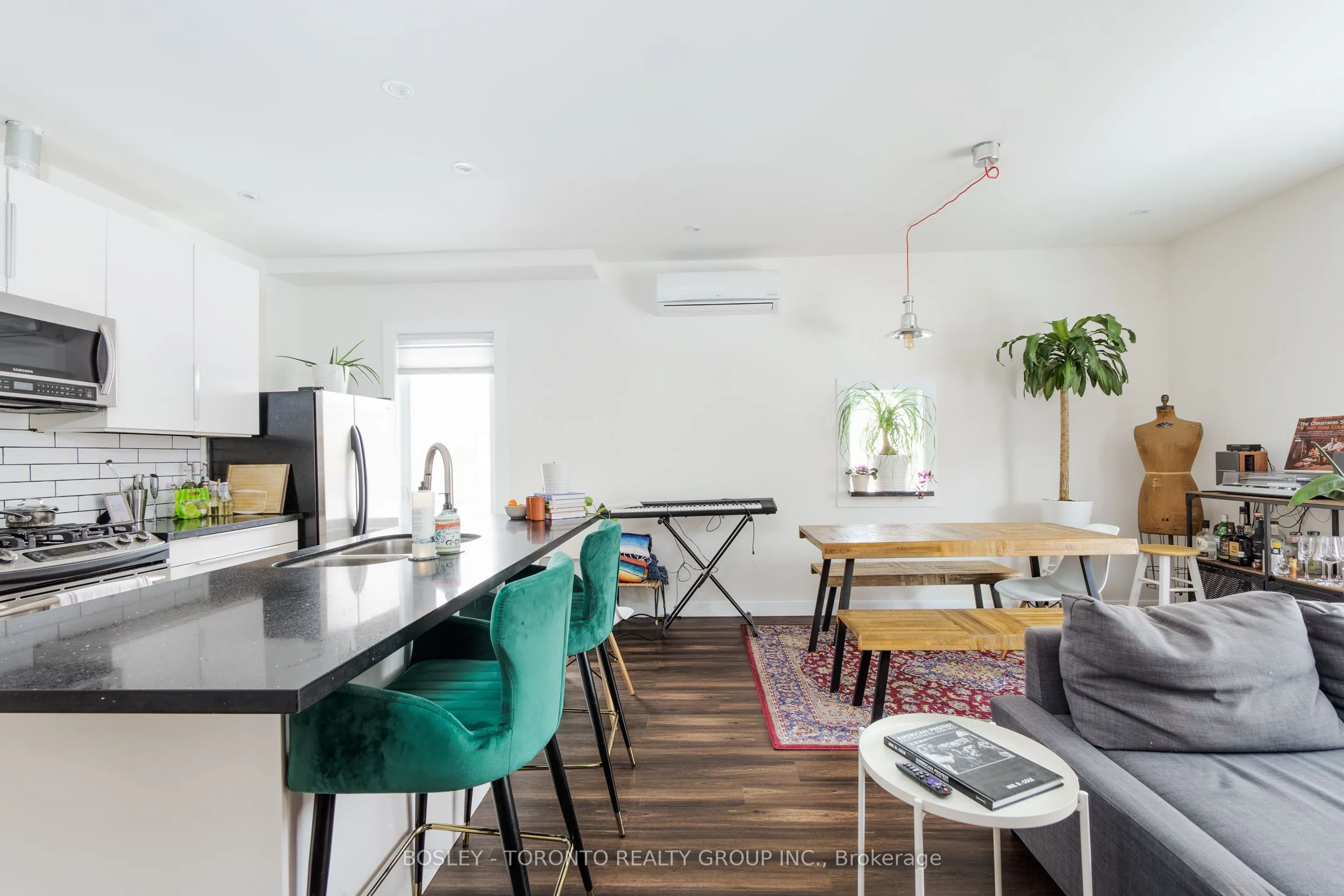 230 Christie Street, #Upper