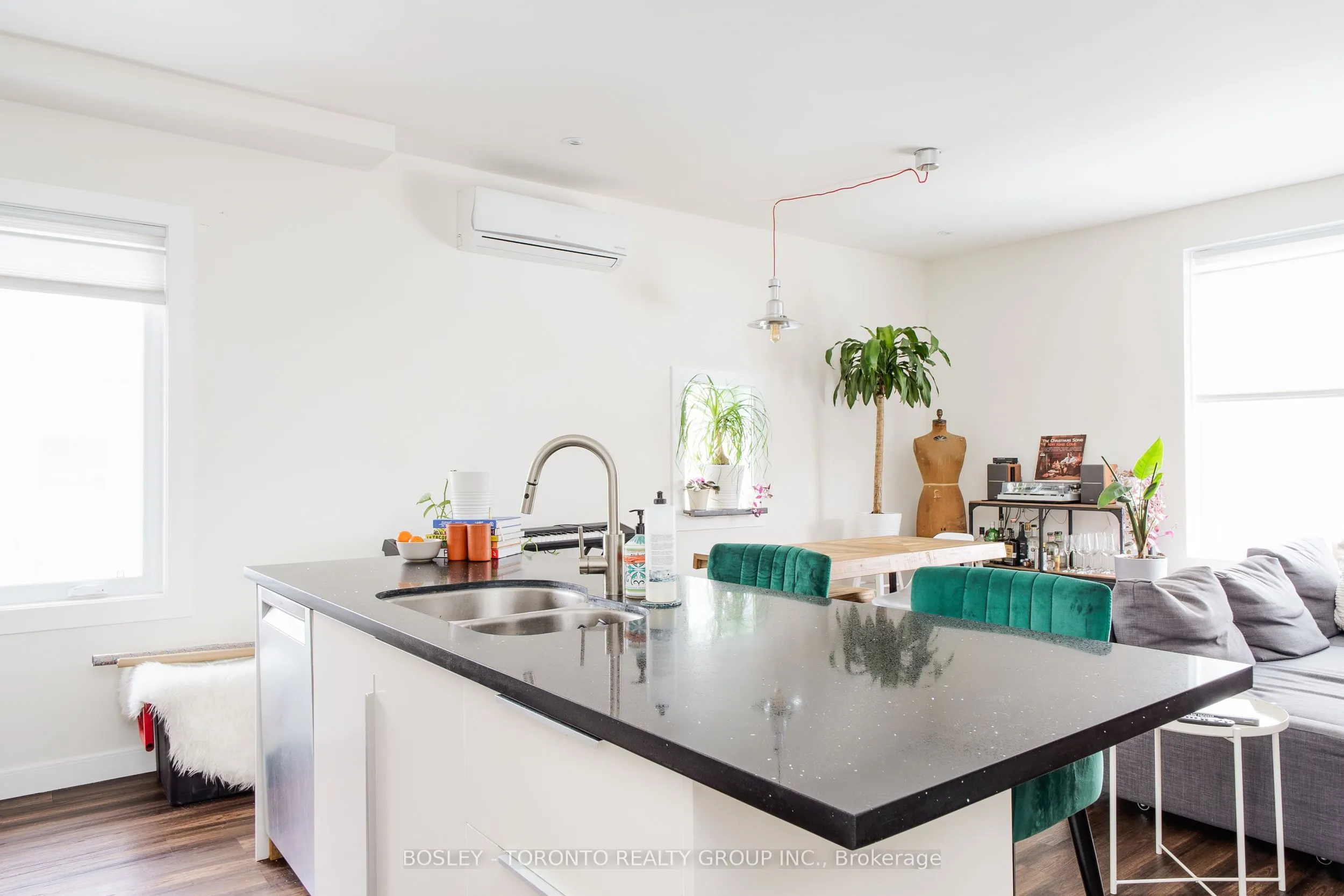 230 Christie Street, #Upper