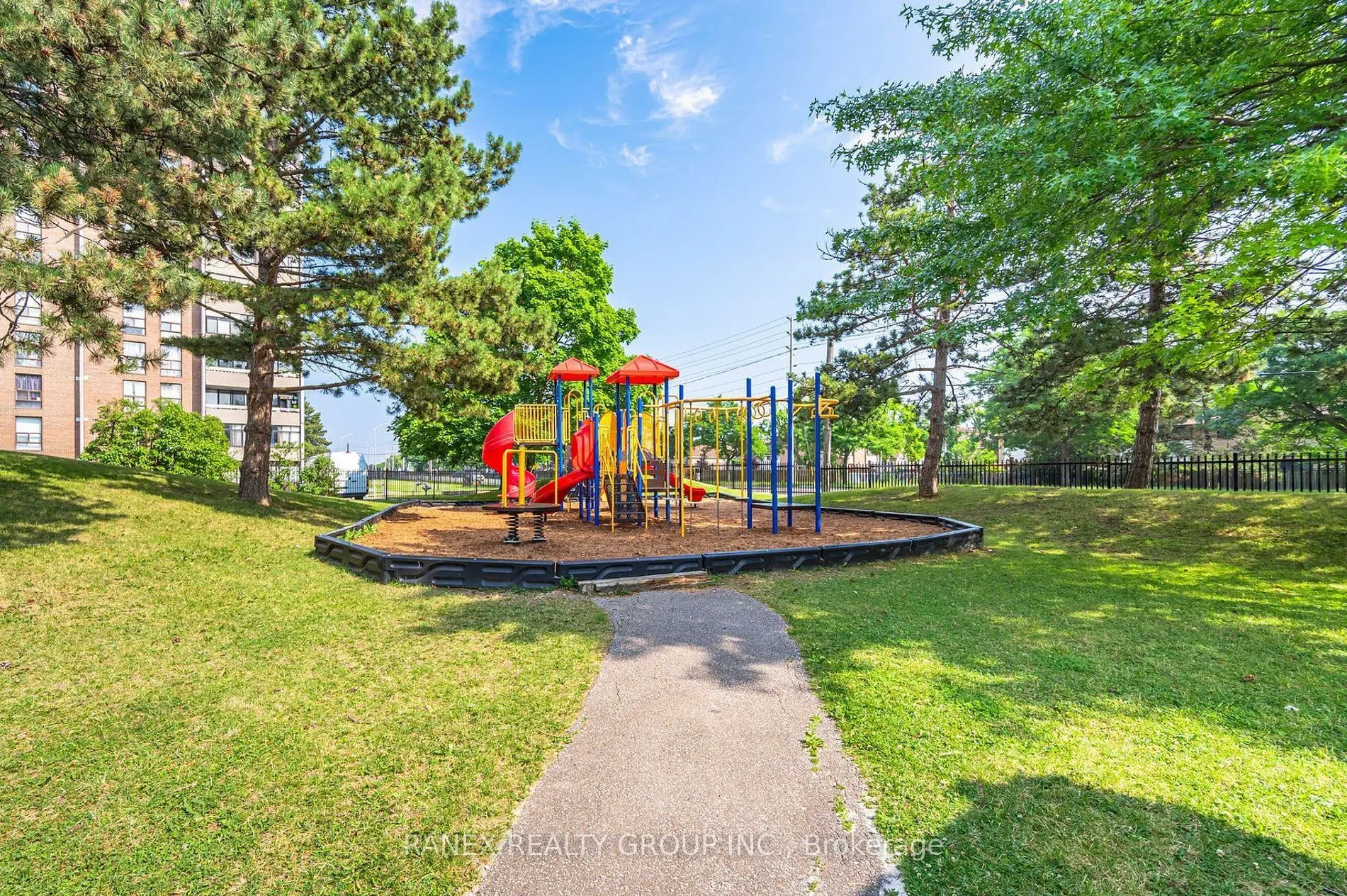 18 Knightsbridge Road, #2604