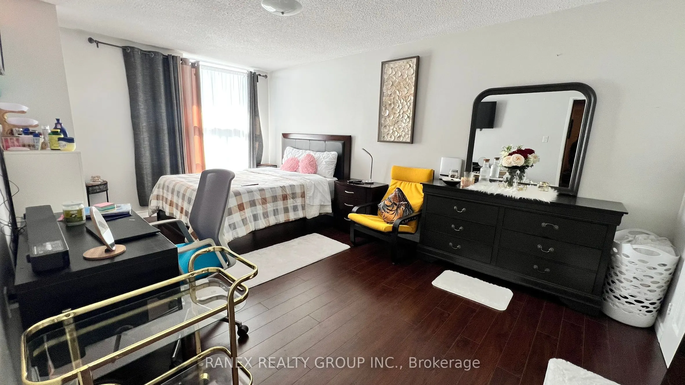 18 Knightsbridge Road, #2604
