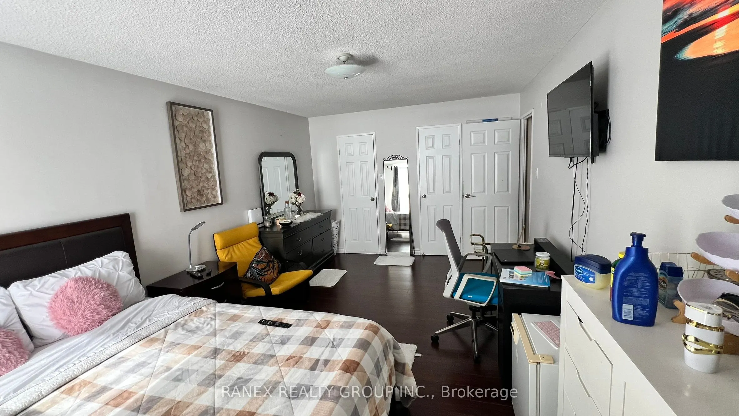 18 Knightsbridge Road, #2604