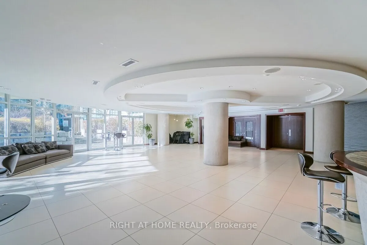 220 Burnhamthorpe Road W, #1805