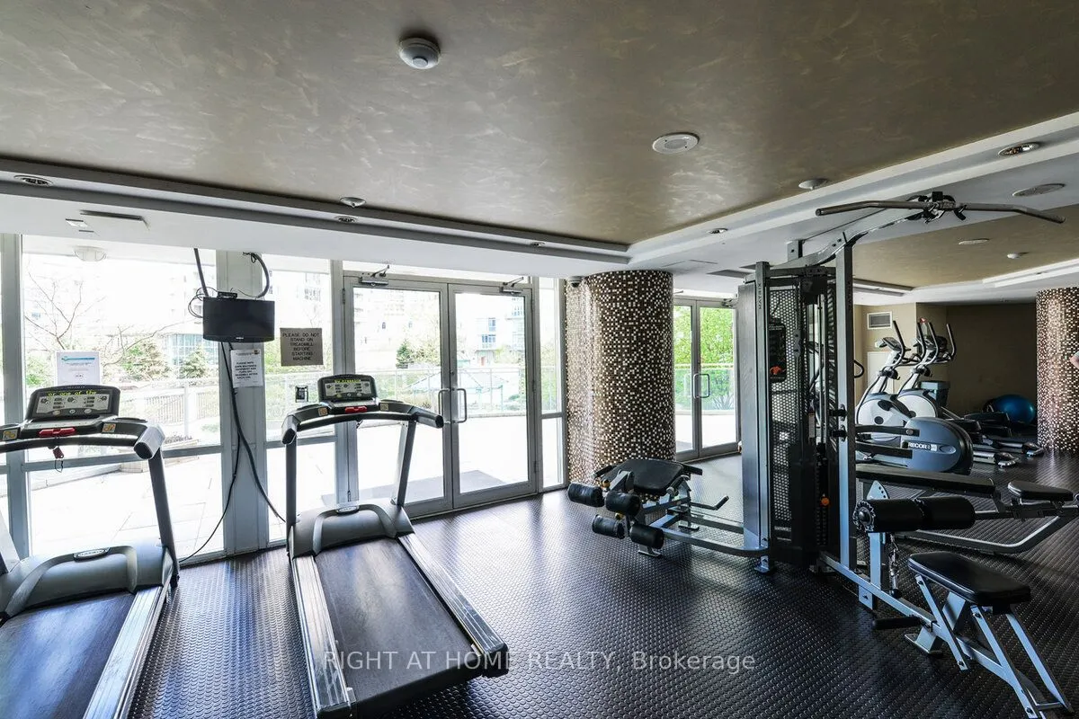 220 Burnhamthorpe Road W, #1805