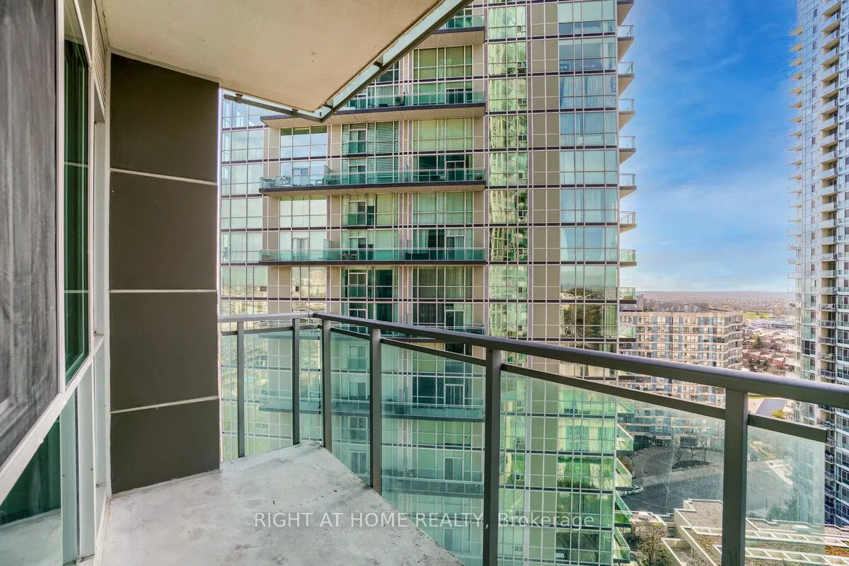 220 Burnhamthorpe Road W, #1805
