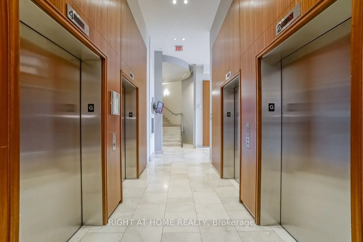 220 Burnhamthorpe Road W, #1805