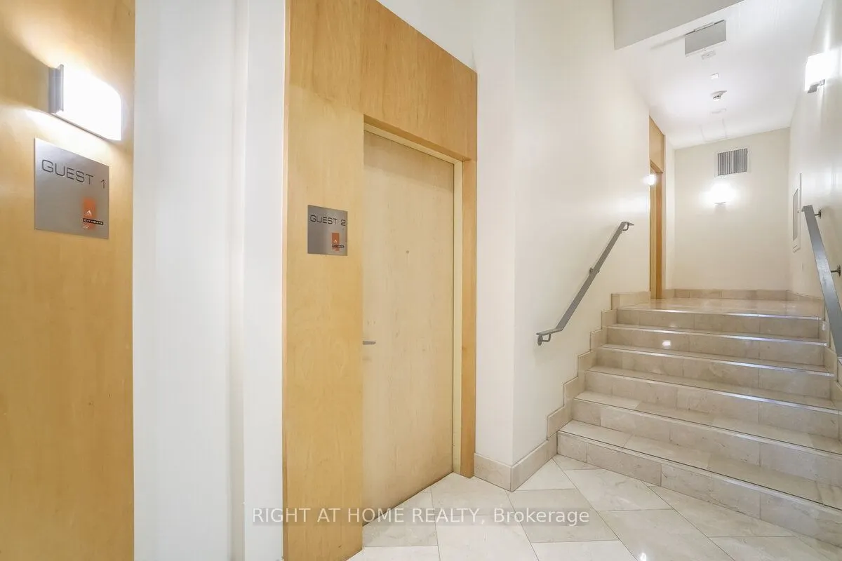 220 Burnhamthorpe Road W, #1805