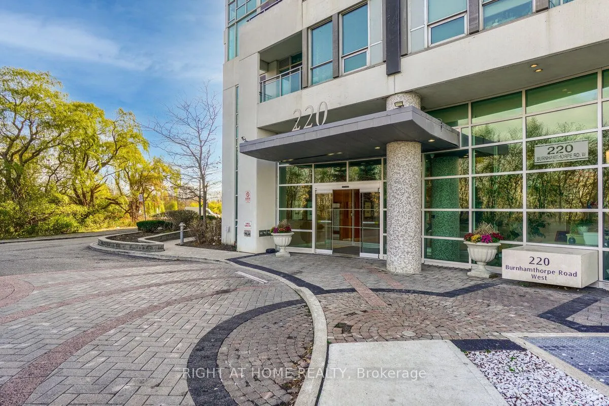 220 Burnhamthorpe Road W, #1805