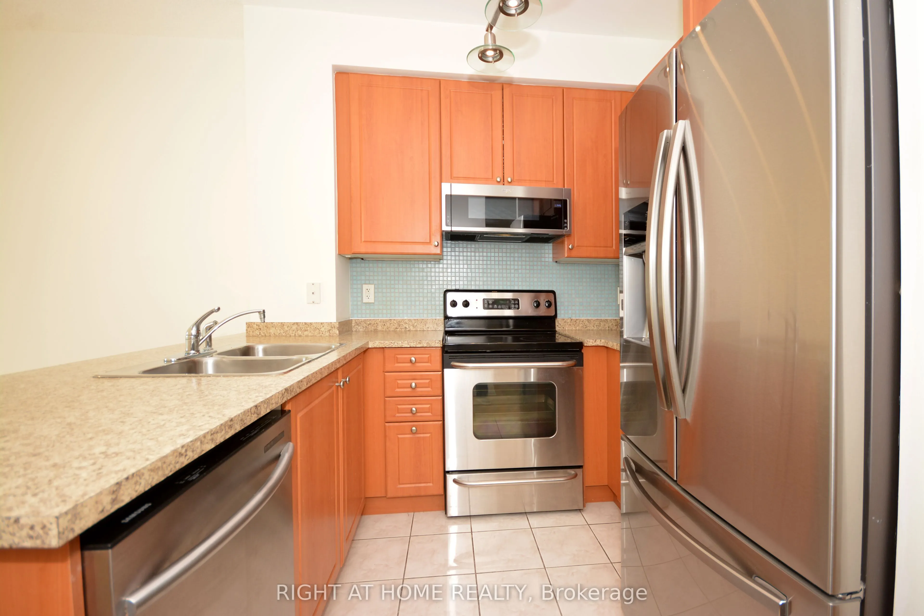 220 Burnhamthorpe Road W, #1805