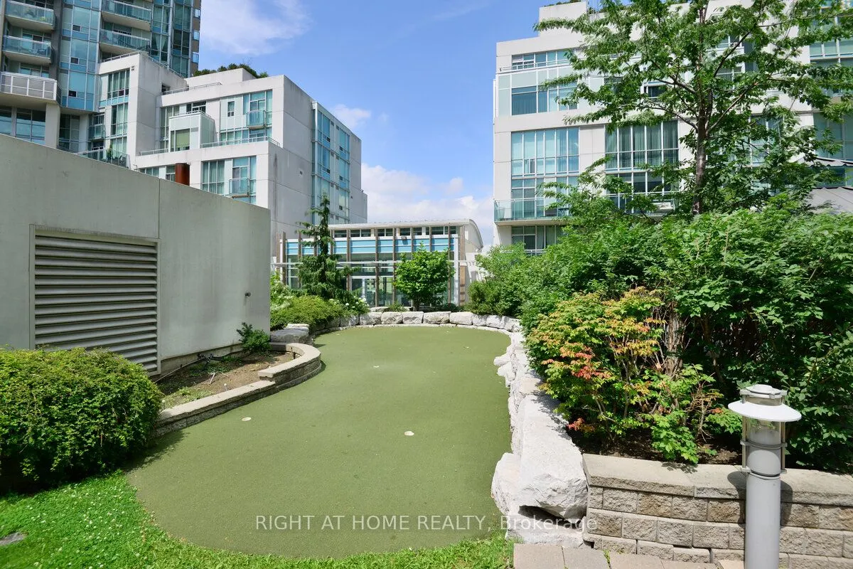 220 Burnhamthorpe Road W, #1805