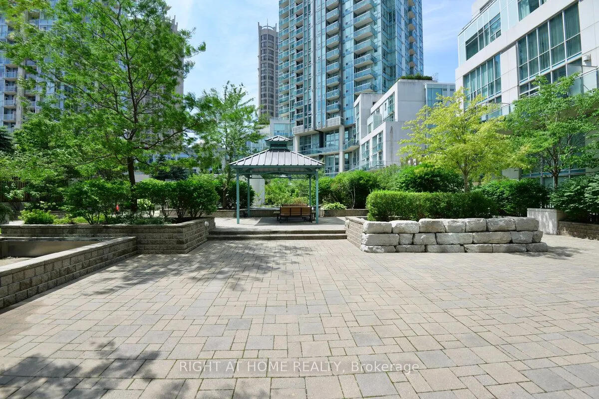220 Burnhamthorpe Road W, #1805