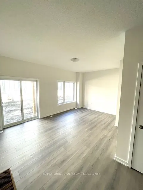 16 Heathrow Lane
