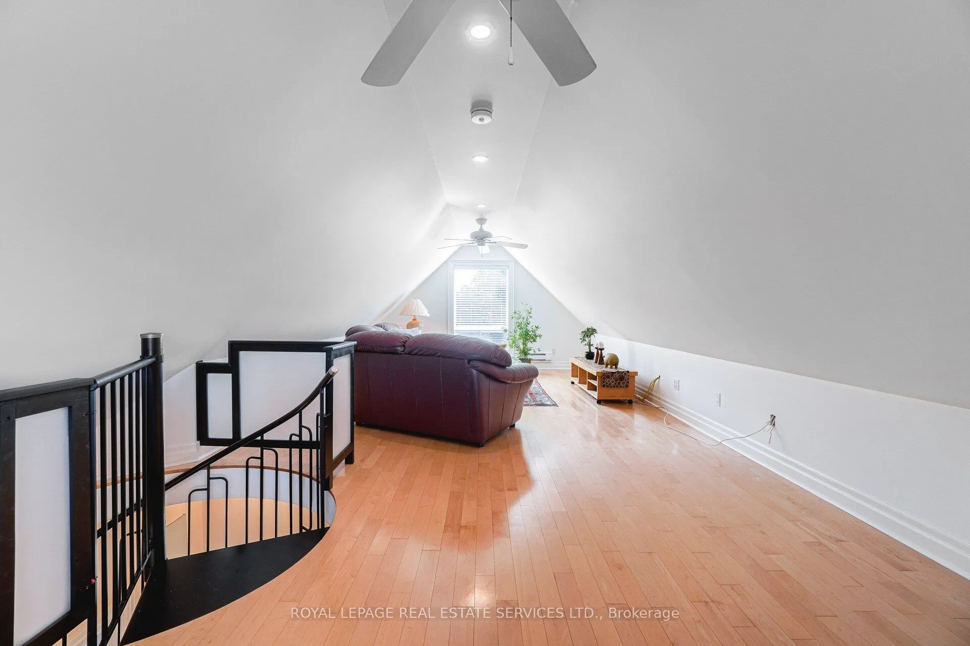 117 St Johns Road, #Upper