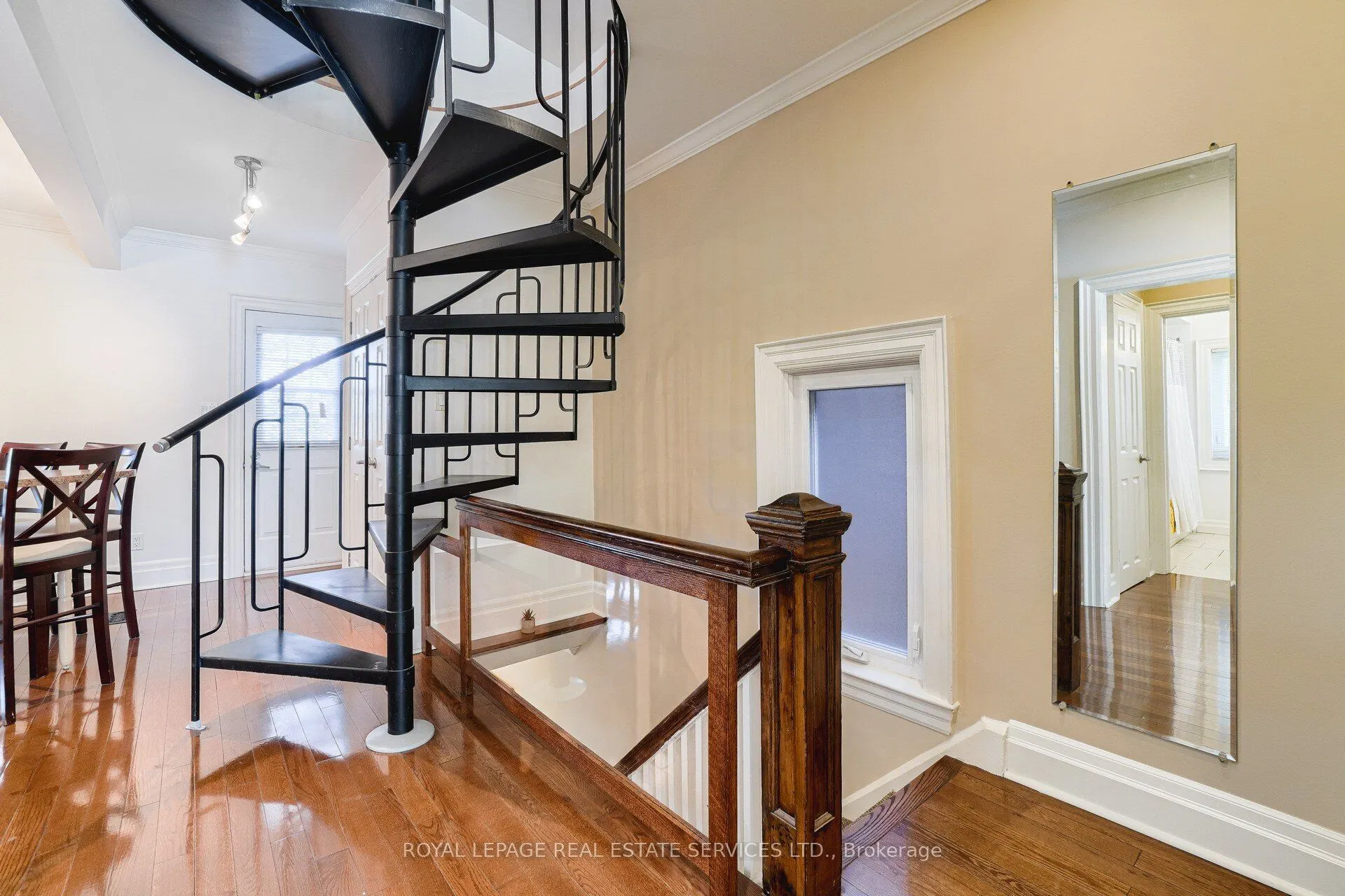 117 St Johns Road, #Upper