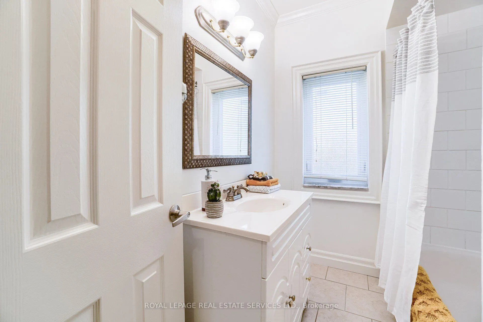 117 St Johns Road, #Upper