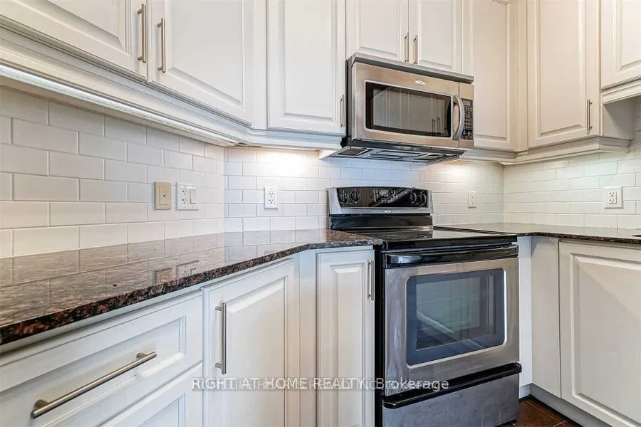 80 Absolute Avenue, #706