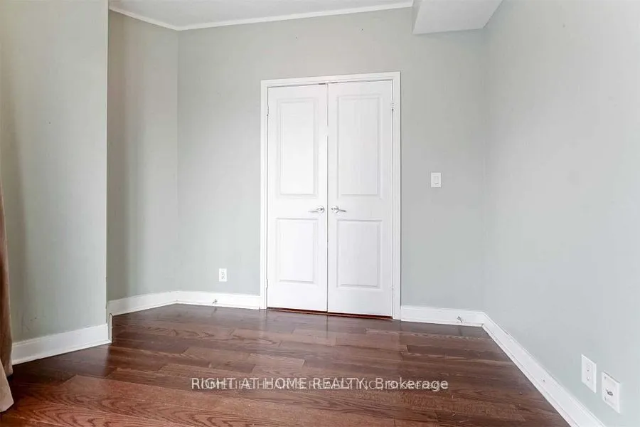 80 Absolute Avenue, #706