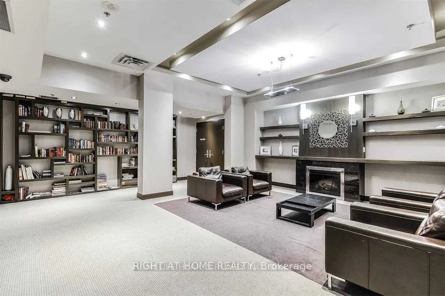 80 Absolute Avenue, #706