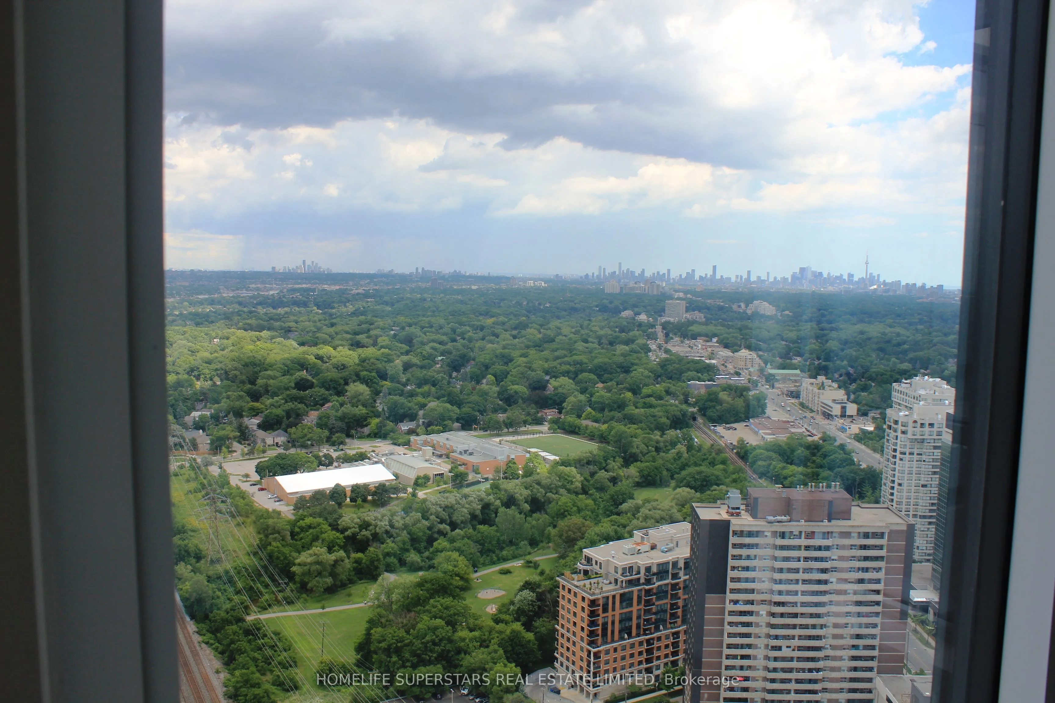 7 Mabelle Avenue, #4107