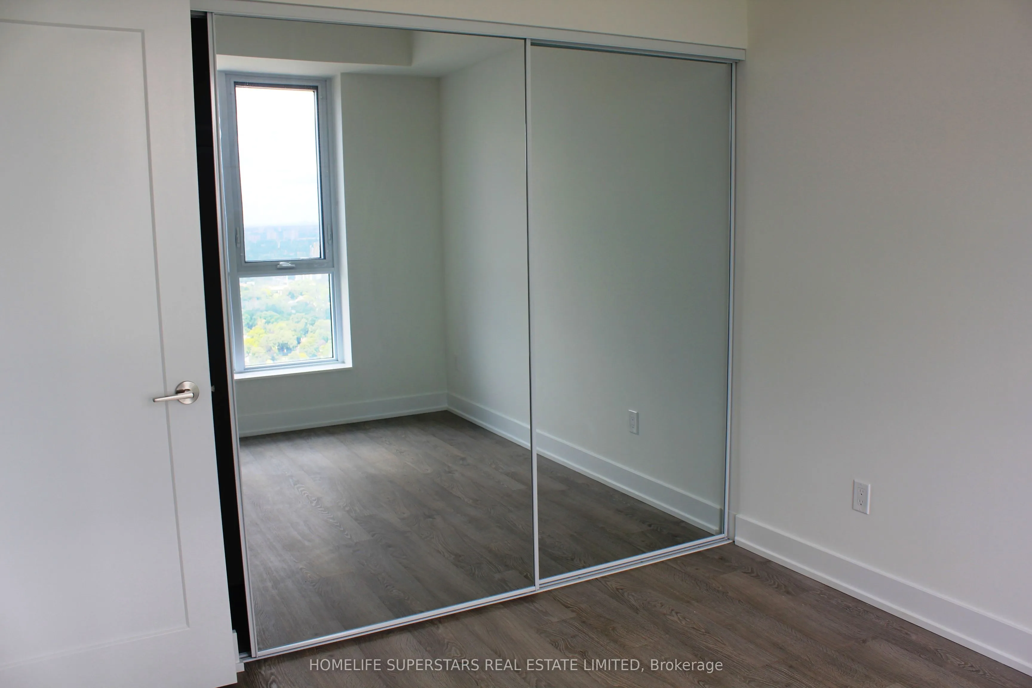 7 Mabelle Avenue, #4107