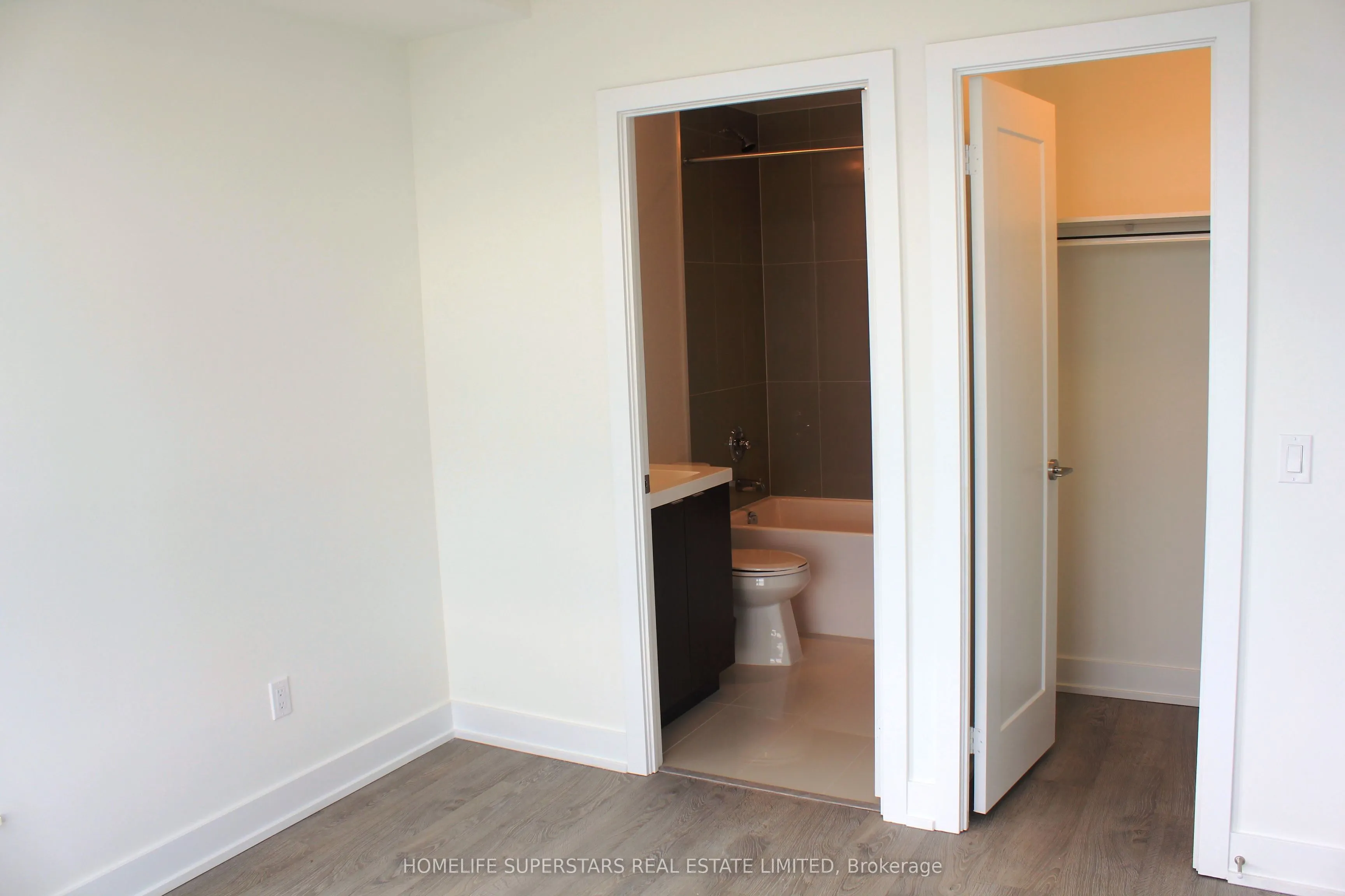 7 Mabelle Avenue, #4107