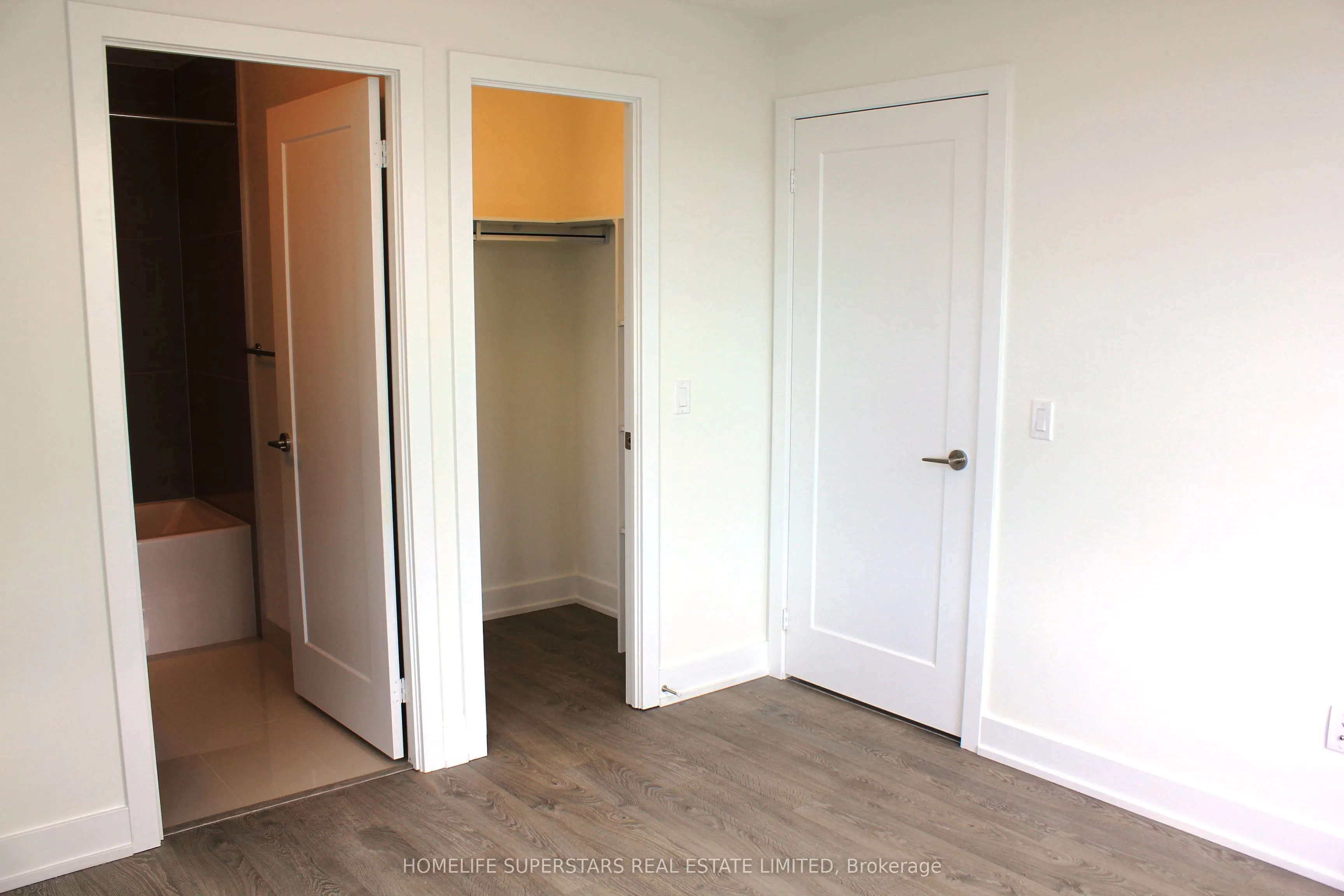7 Mabelle Avenue, #4107