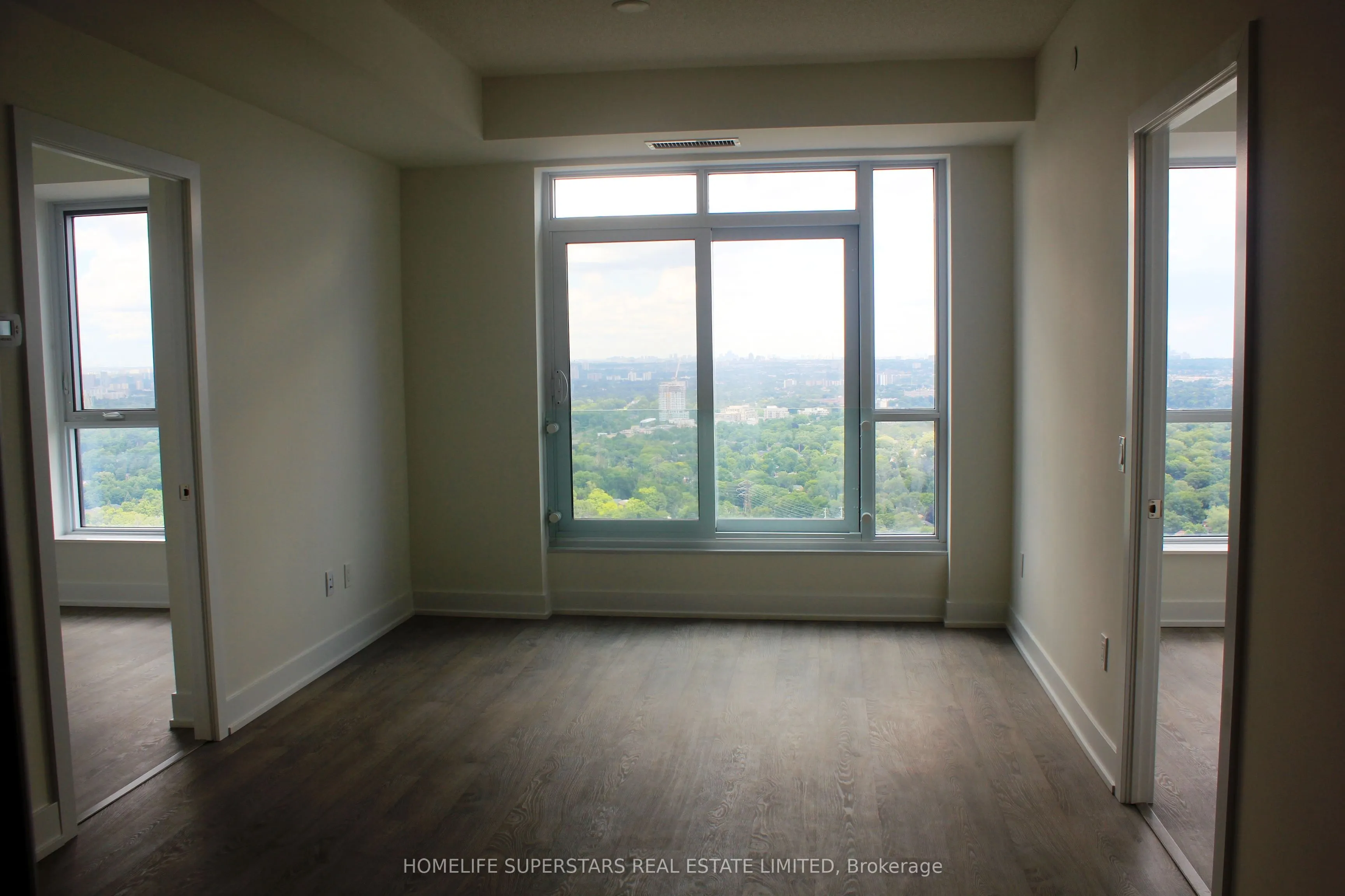 7 Mabelle Avenue, #4107