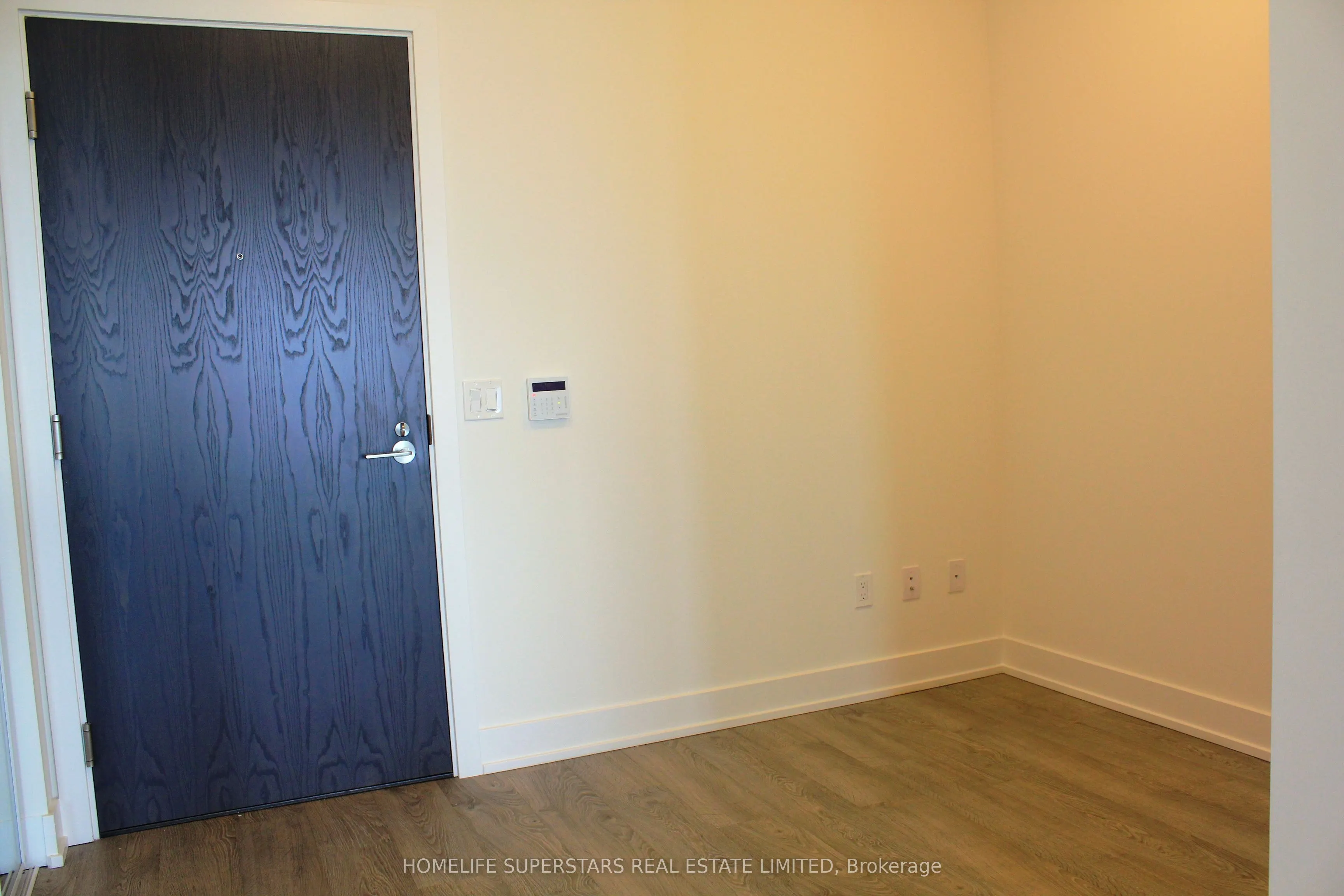 7 Mabelle Avenue, #4107