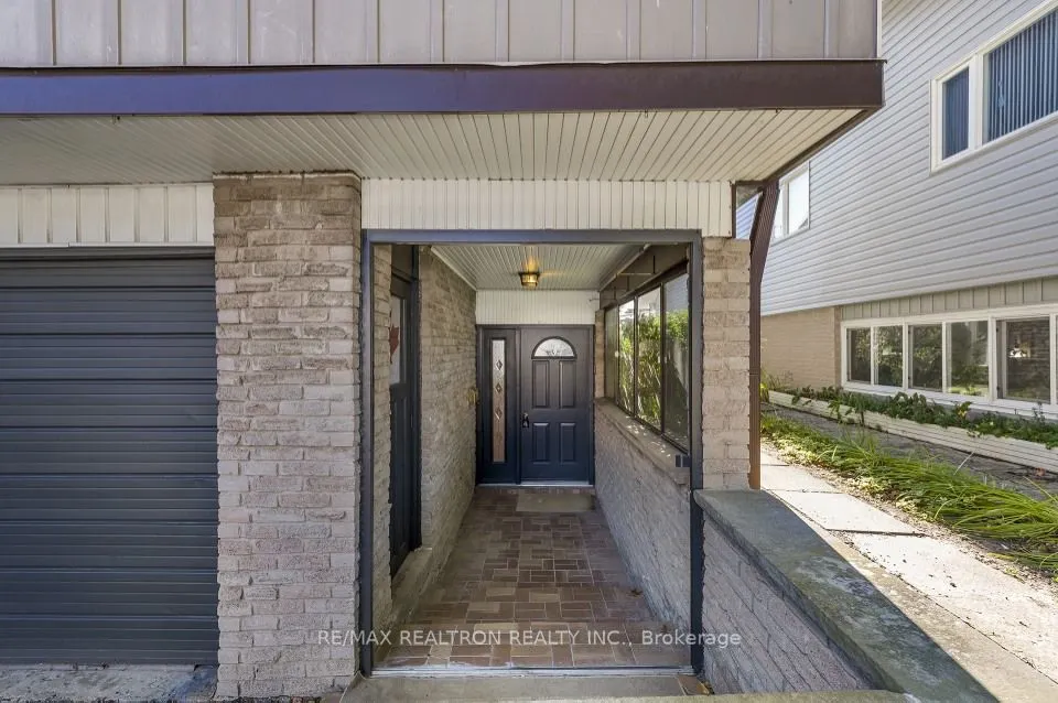 2440 Mainroyal Street